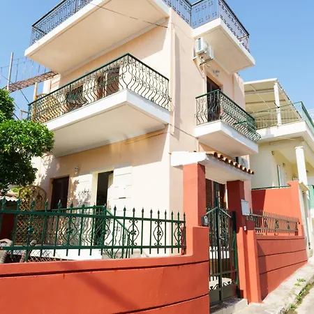Central 1br Maisonette 75 Sqm, Private Yard, Pet-friendly Vakantiehuis *