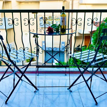Vakantiehuis Central 1br Maisonette 75 Sqm, Private Yard, Pet-friendly Kalamáta