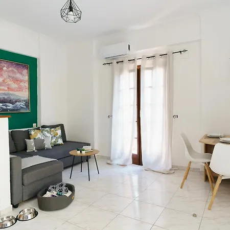 Central 1br Maisonette 75 Sqm, Private Yard, Pet-friendly Vakantiehuis