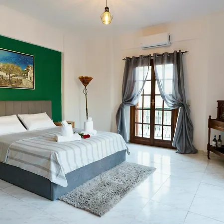 Central 1br Maisonette 75 Sqm, Private Yard, Pet-friendly *