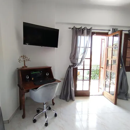 Central 1br Maisonette 75 Sqm, Private Yard, Pet-friendly *